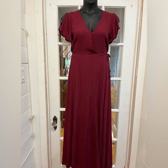 ❤️ LULUS Robe longue bourgogne – Taille S – NWT - Picture 5 of 11